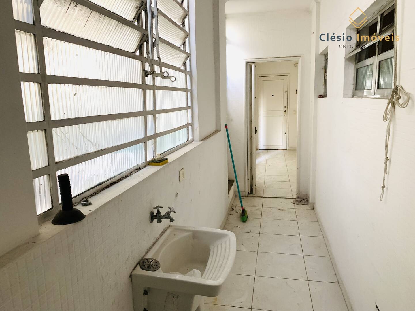 Apartamento para alugar com 3 quartos, 125m² - Foto 33