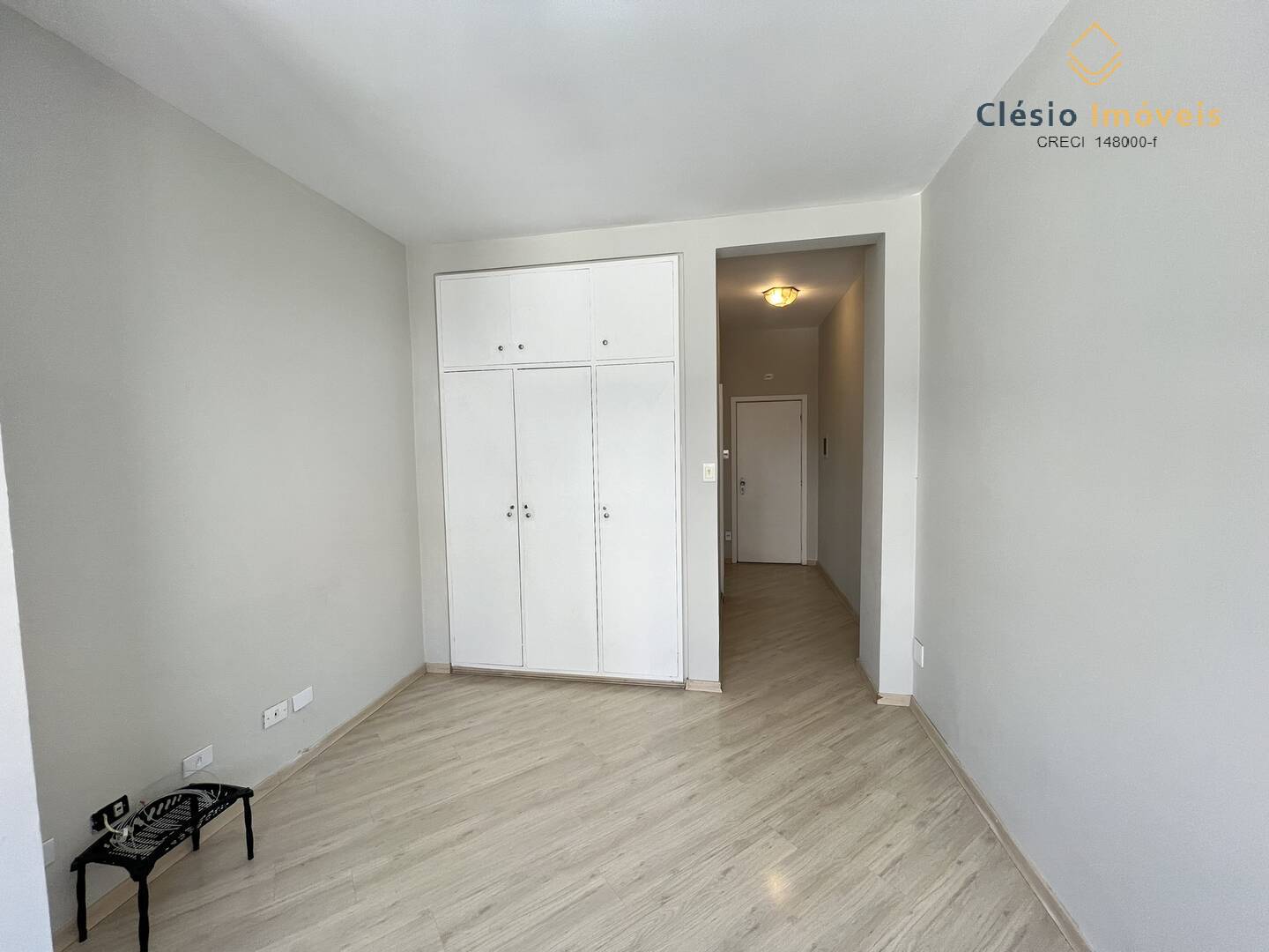 Apartamento à venda com 1 quarto, 35m² - Foto 2