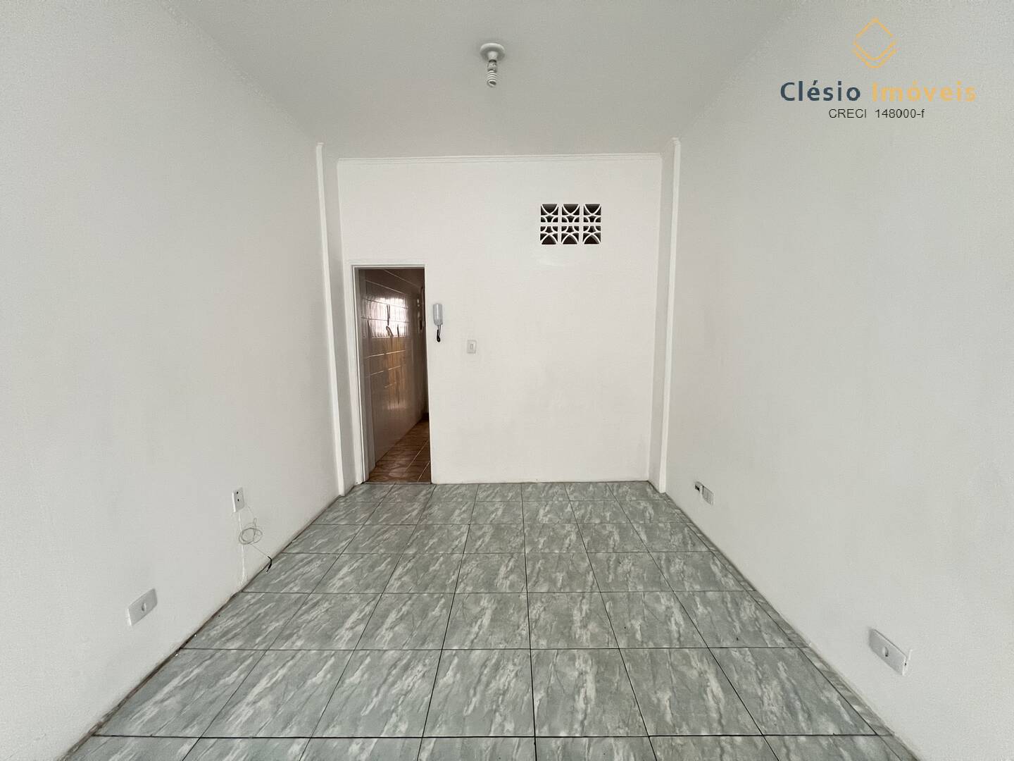 Apartamento à venda com 1 quarto, 30m² - Foto 2